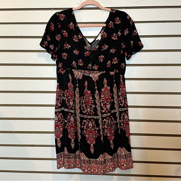 Aeropostale Dresses & Skirts - EUC Aeropostale v-neck Boho Print Black/Red Dress Size Small